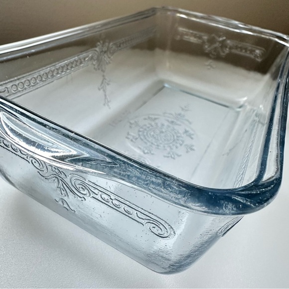 Vintage Fire-King Glass Philbe Sapphire 9"x5" Loaf Bread Cake Pan - Picture 3 of 13